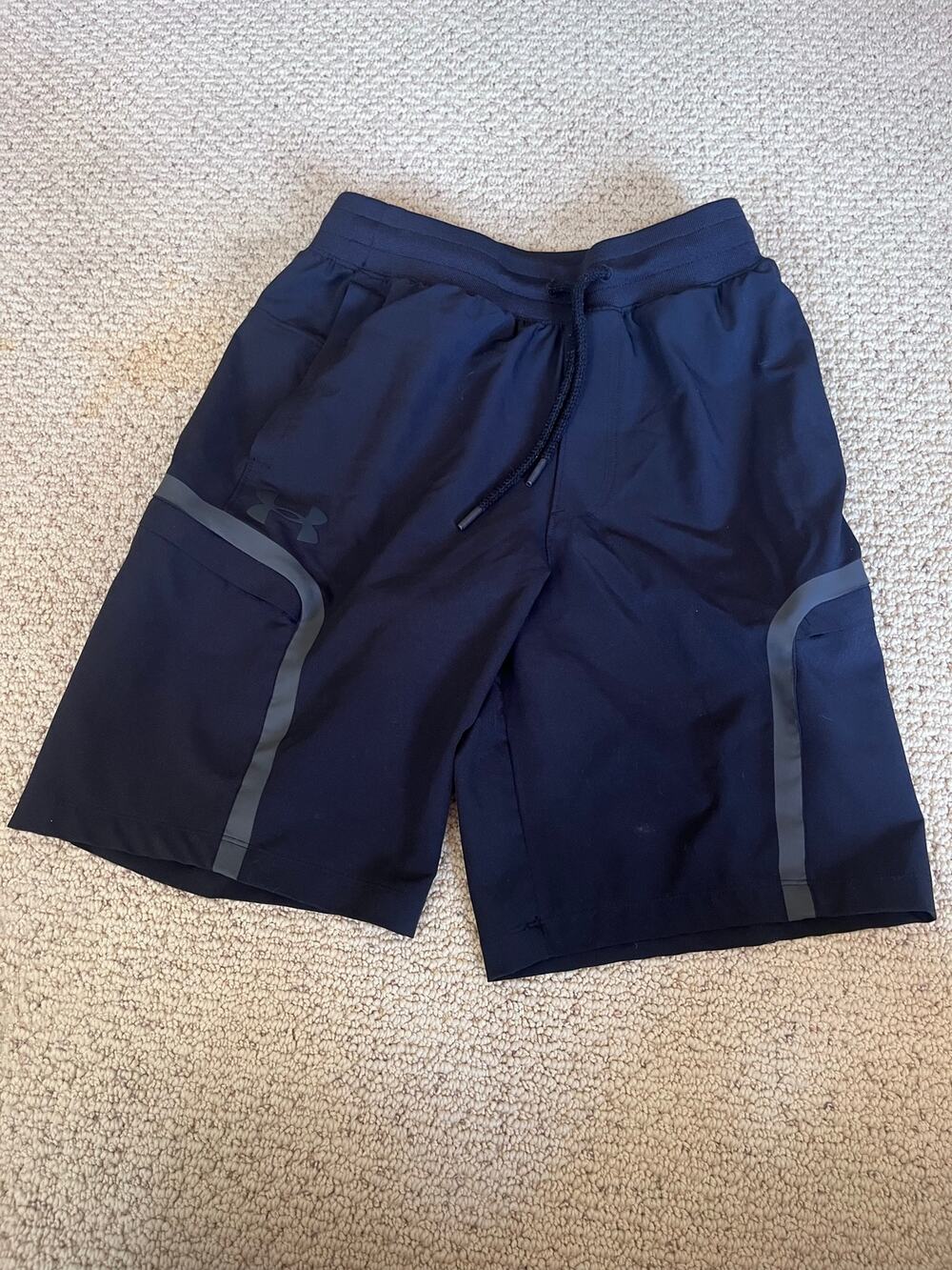 Men’s Small Under Armor Active Shorts